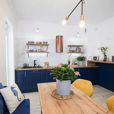 Luksusowe Bursztynowy ,,morski Szafir