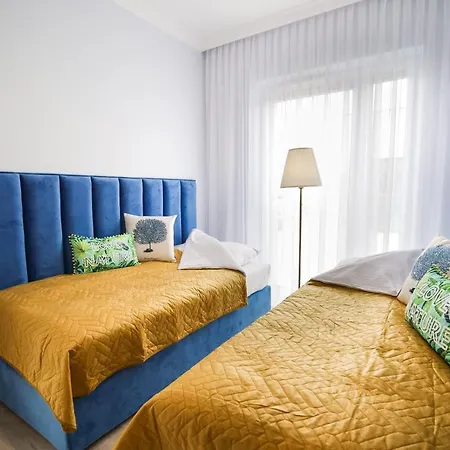 Luksusowe Bursztynowy ,,morski Szafir